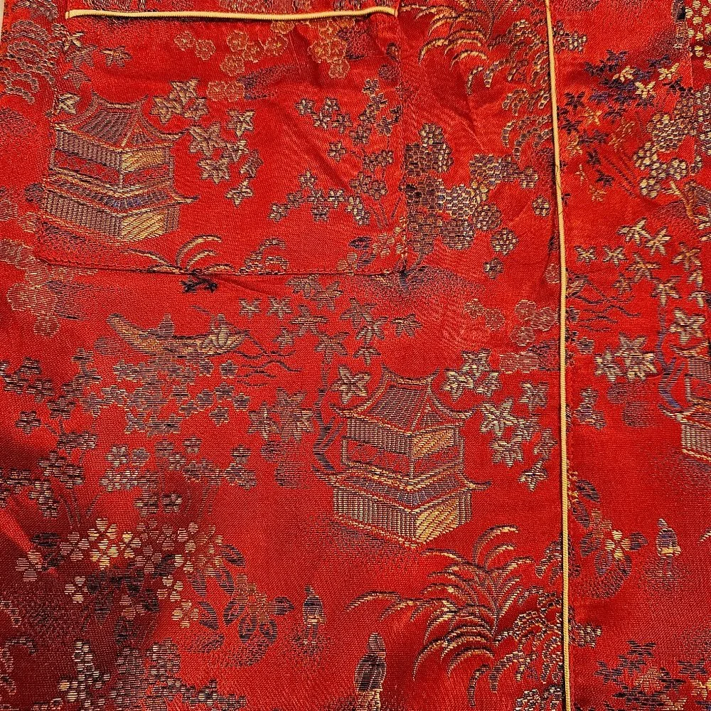 CHILDREN'S KIMONO, VINTAGE RED AND GOLD - Picture 3 of 4